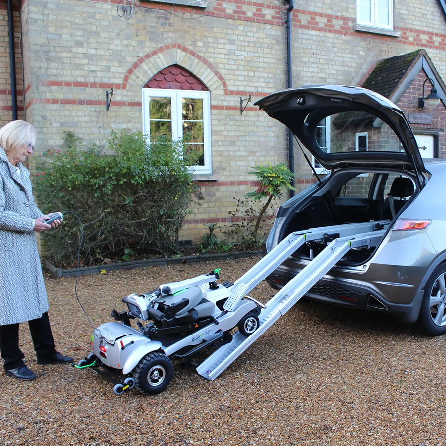 ComfyGo Quingo Flyte - Mobility Scooter with MK2 Self Loading Ramp - Top Speed 4mph - 650W