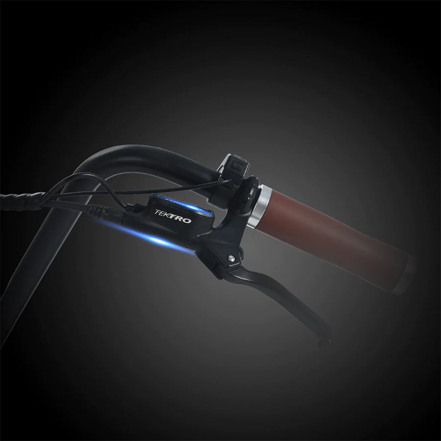 Left side of handlebars with brake and gear shifter