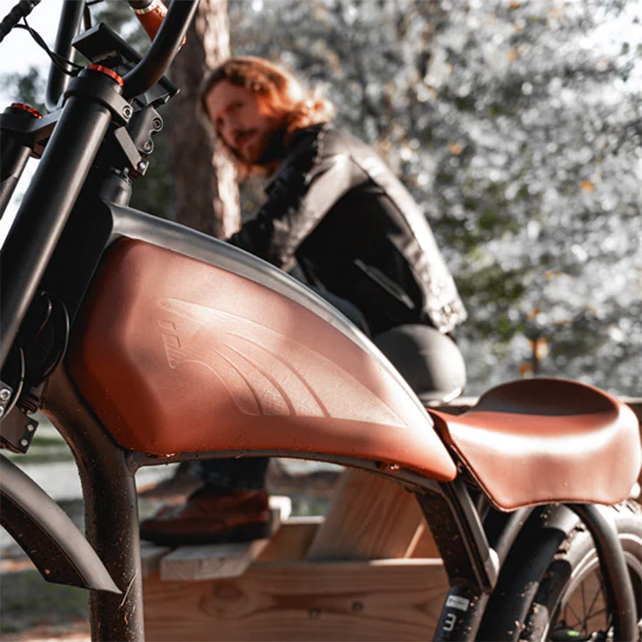 Top part of the frame and saddle from left perspective